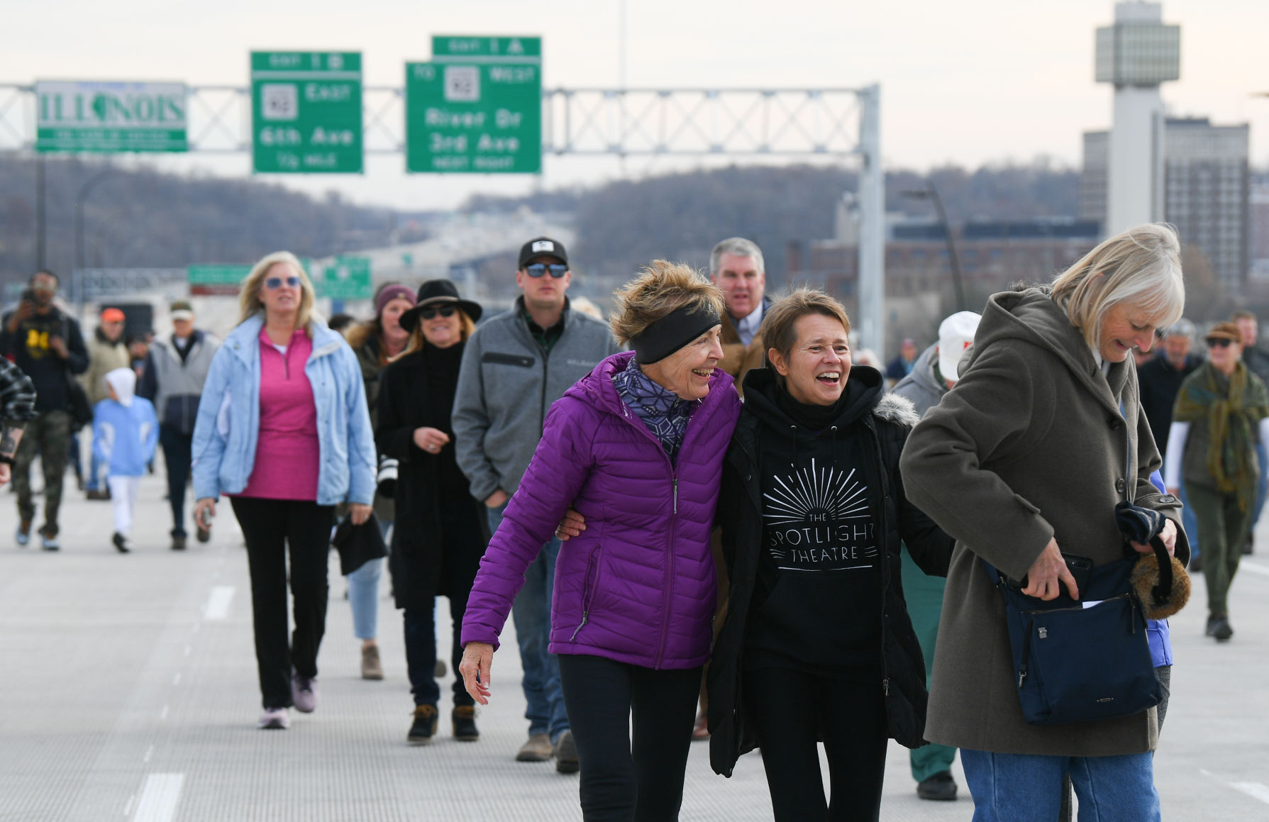 120121-qc-nws-bridge-047